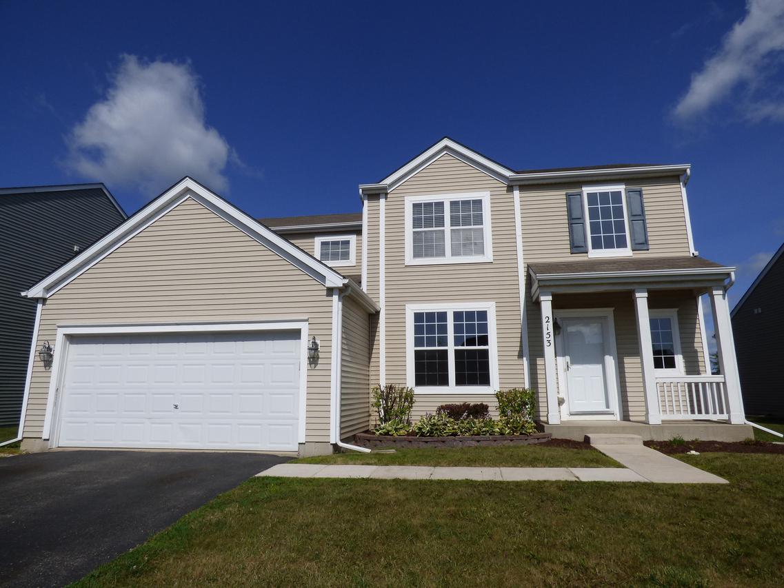2153 Sweetwater Dr., Woodstock, IL 60098