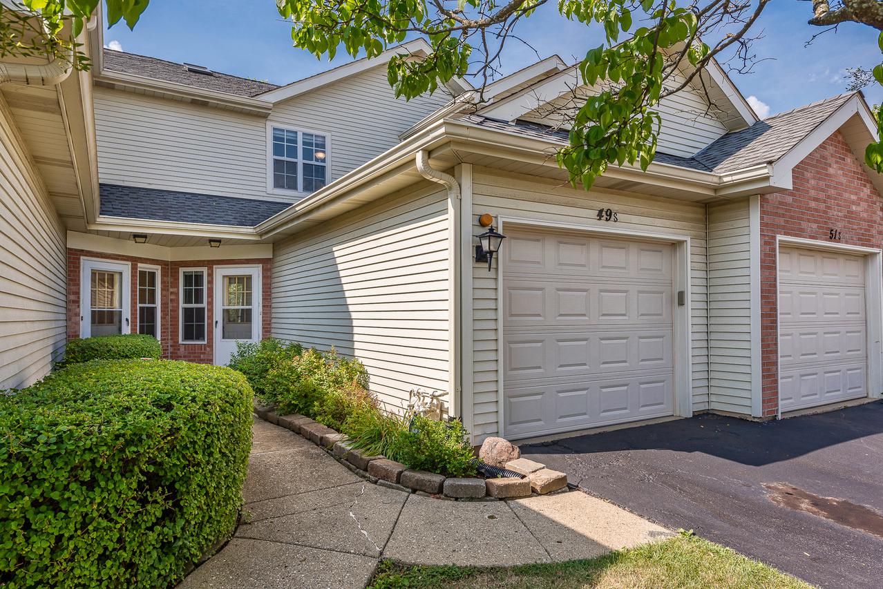 49 S Golfview Ct., Glendale Heights, IL 60139