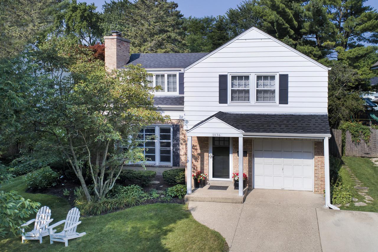 1036 Blackthorn Ln., Northbrook, IL 60062