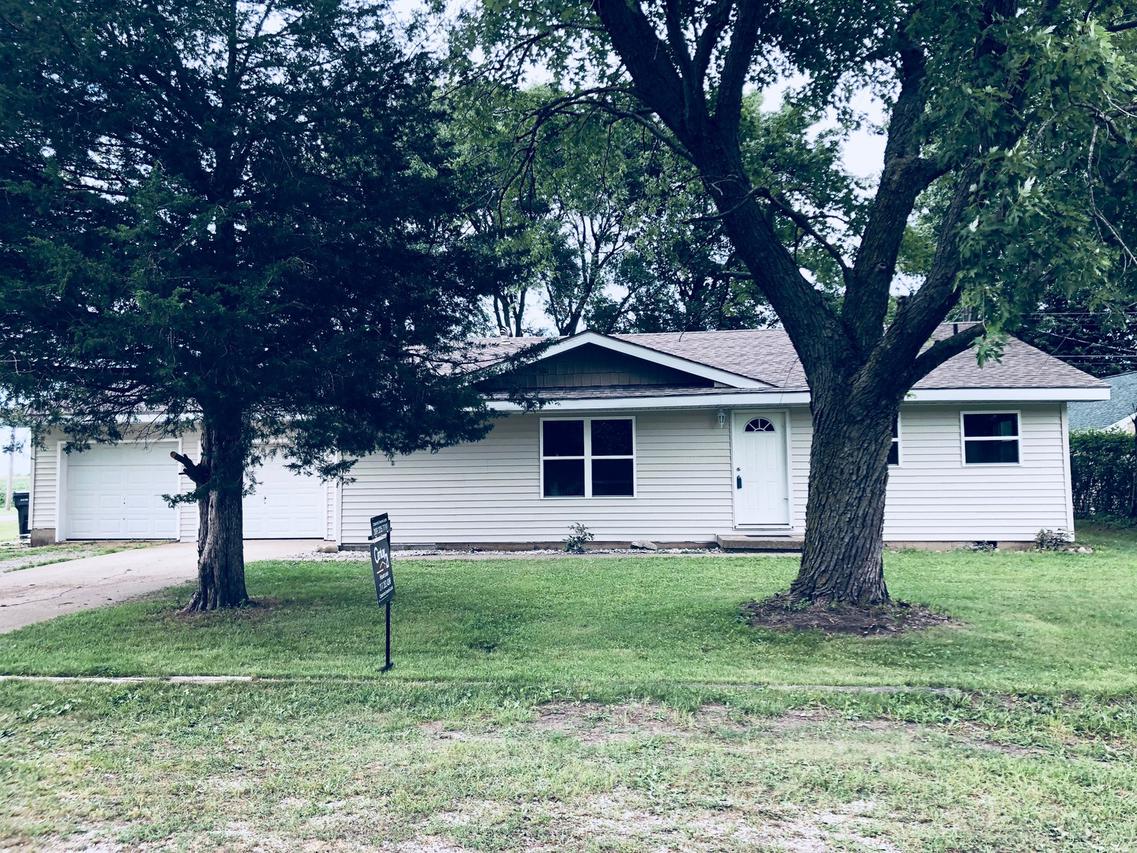 510 Crawford, Villa Grove, IL 61956