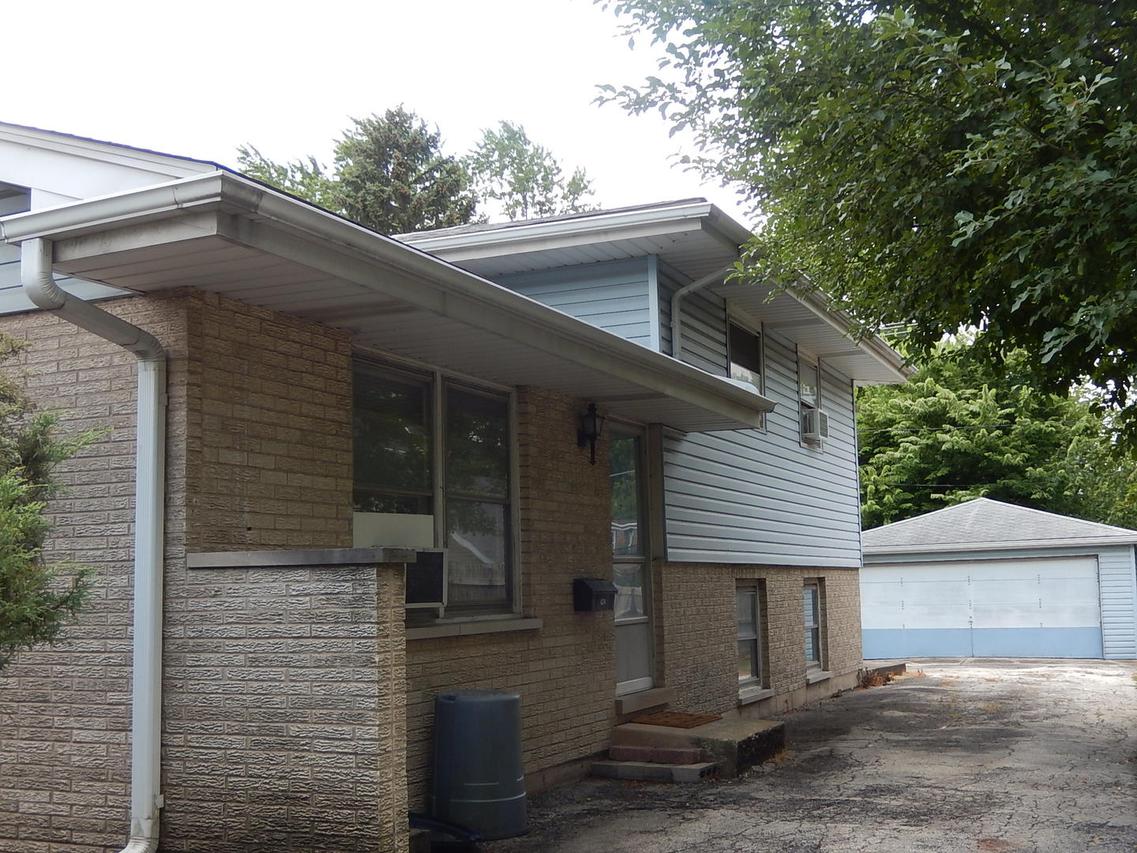 424 9th Ave., La Grange, IL 60525