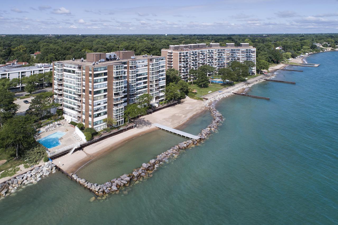 1616 Sheridan Rd. #4D, Wilmette, IL 60091
