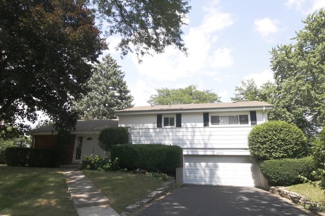 2900 Lilac Ln., Northbrook, IL 60062