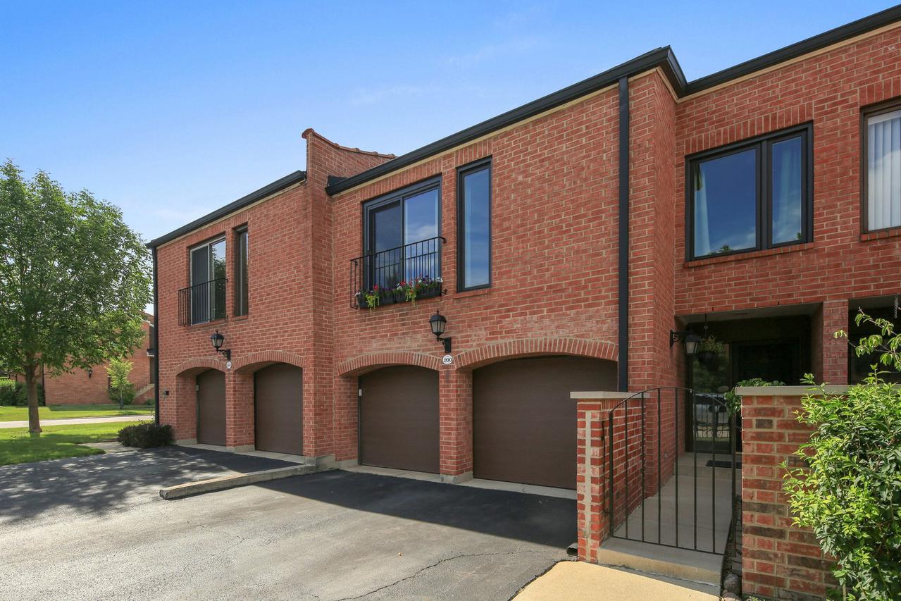 19W200 Old Tavern Rd., Oak Brook, IL 60523