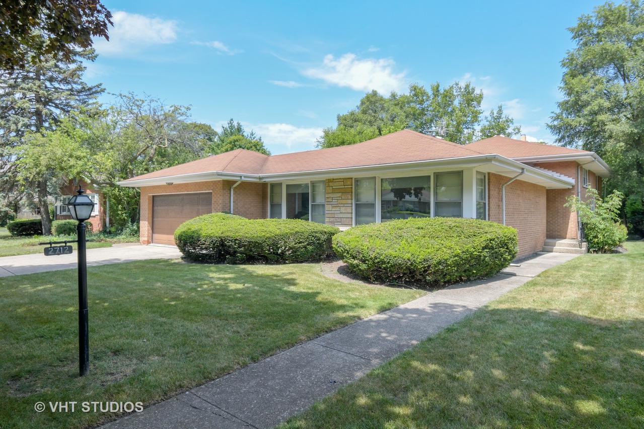 2712 Birchwood Ave., Wilmette, IL 60091