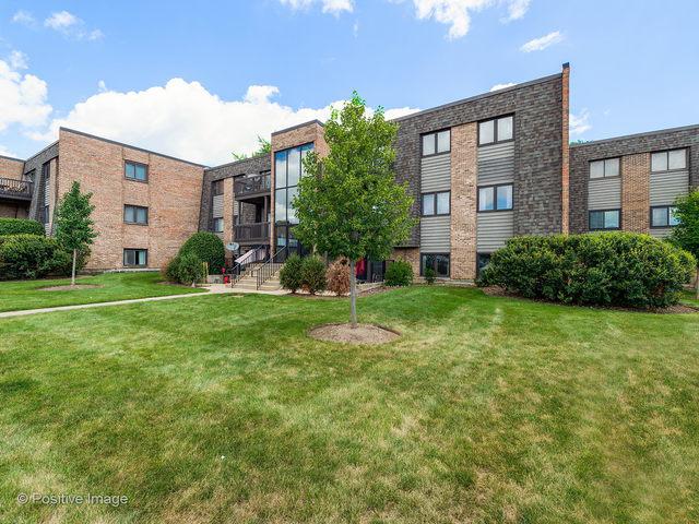 1424 Stonebridge Cir. #L8, Wheaton, IL 60189