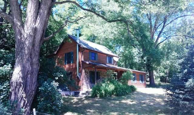316 S Apple River Rd., Elizabeth, IL 61028