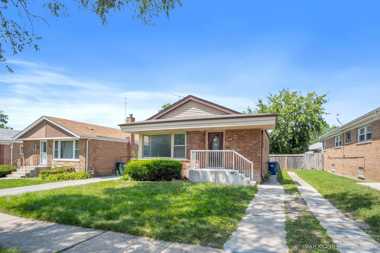 2628 W 94th Pl., Evergreen Park, IL 60805
