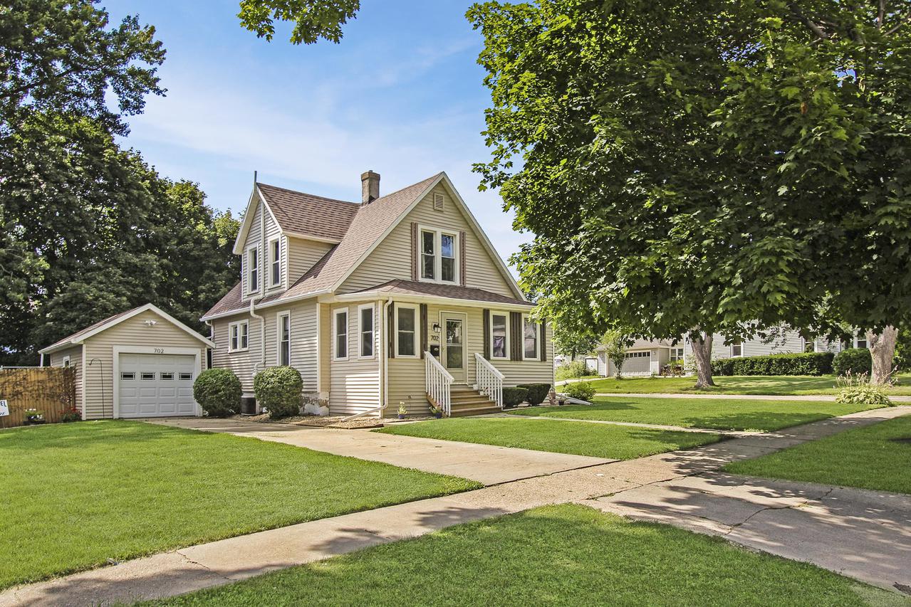 702 S Burchard Ave., Freeport, IL 61032