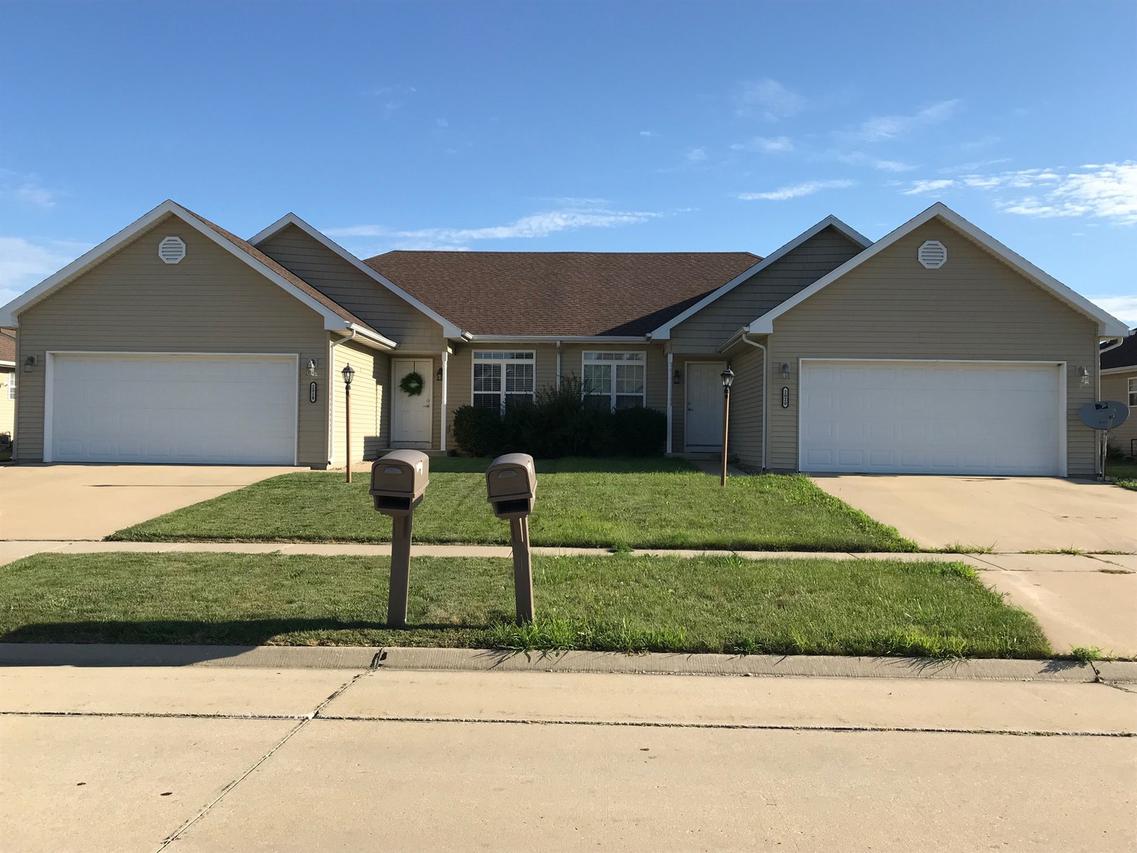 2020 E Macon St., Mahomet, IL 61853