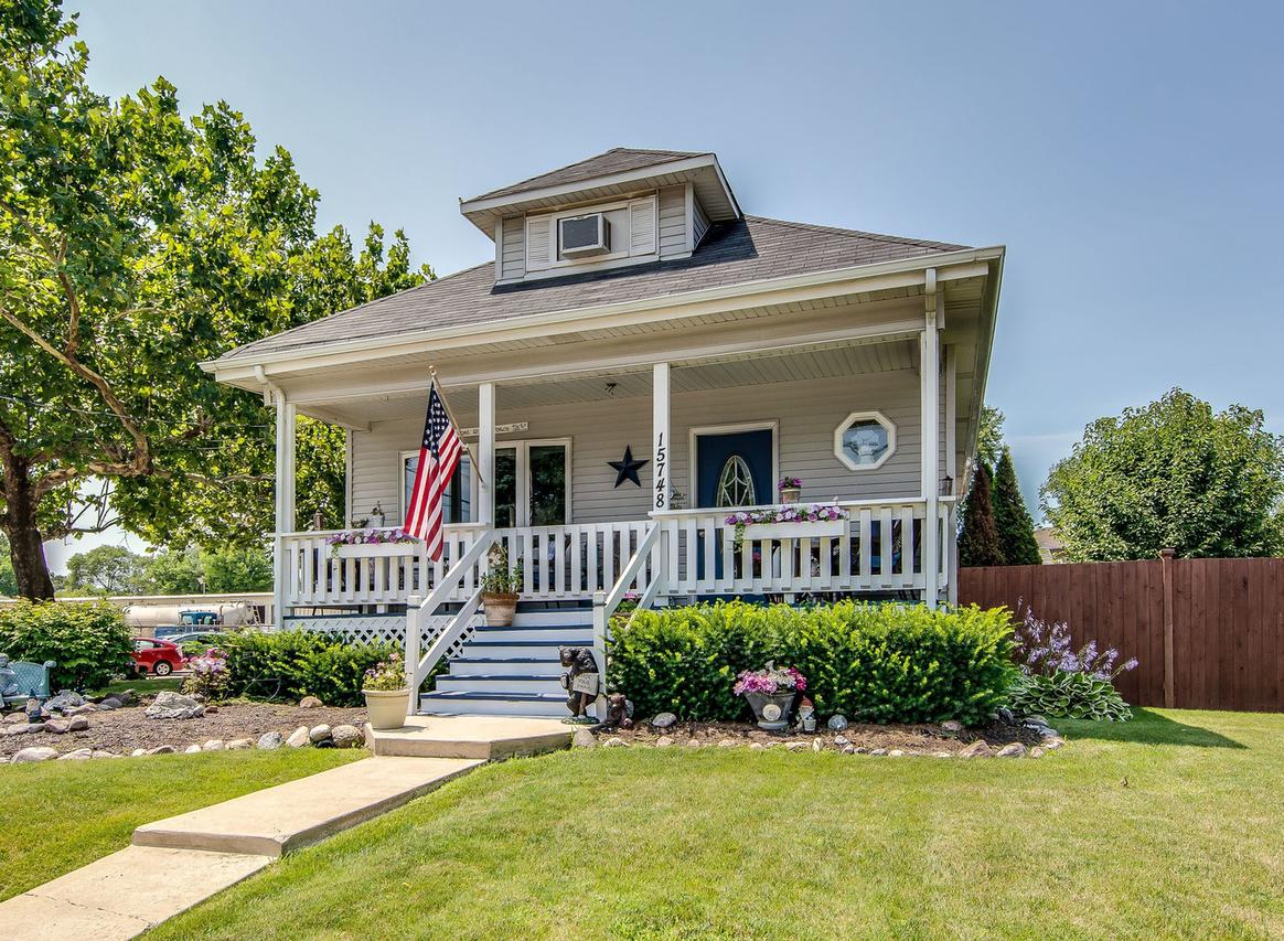 15748 Lamon Ave., Oak Forest, IL 60452