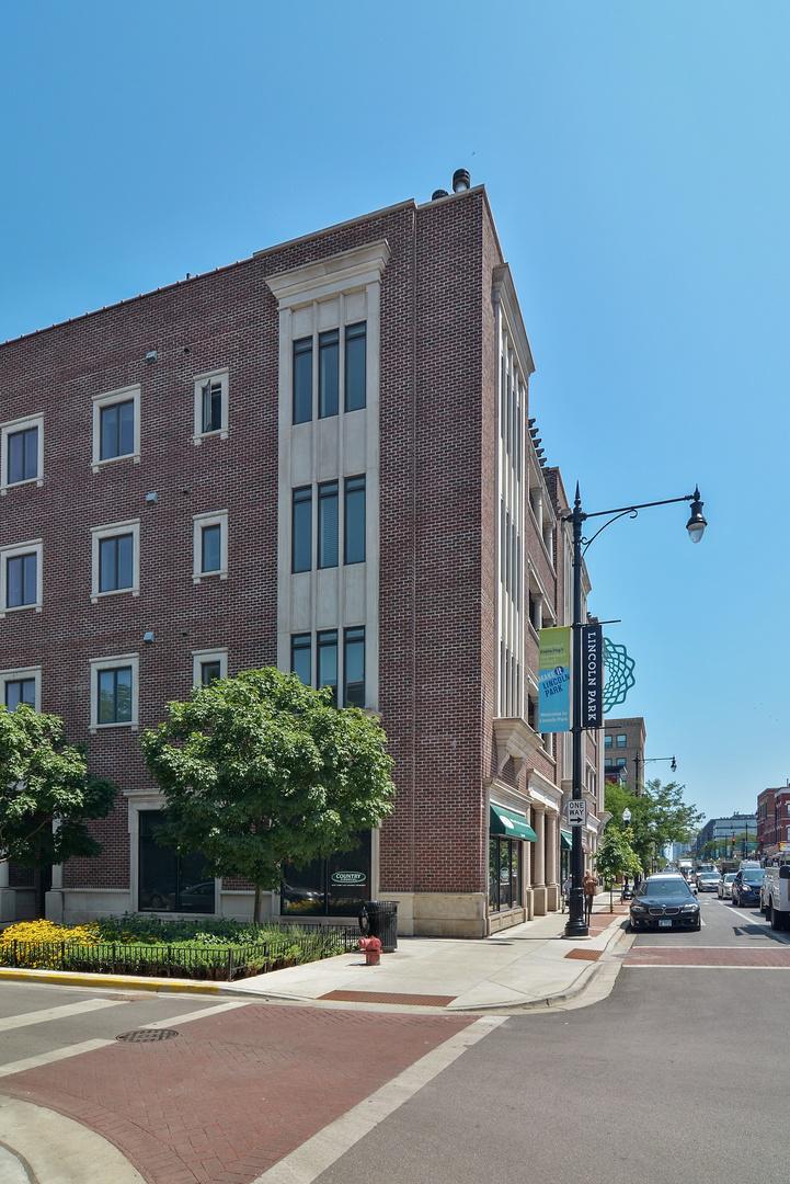 2401 N Janssen Ave. #305, Chicago, IL 60614