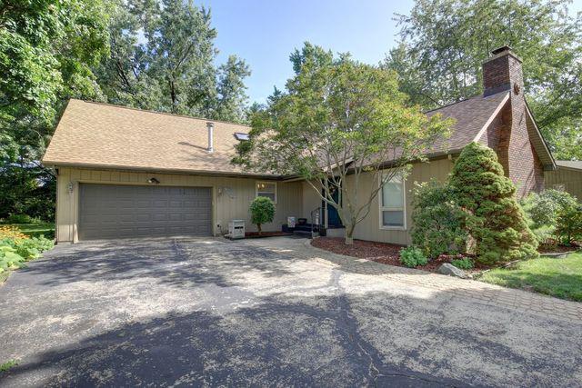 3003 Meadowbrook Ct., Champaign, IL 61822