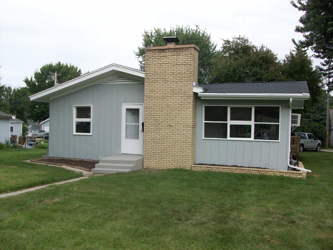 833 Woolf Ct., Rochelle, IL 60168