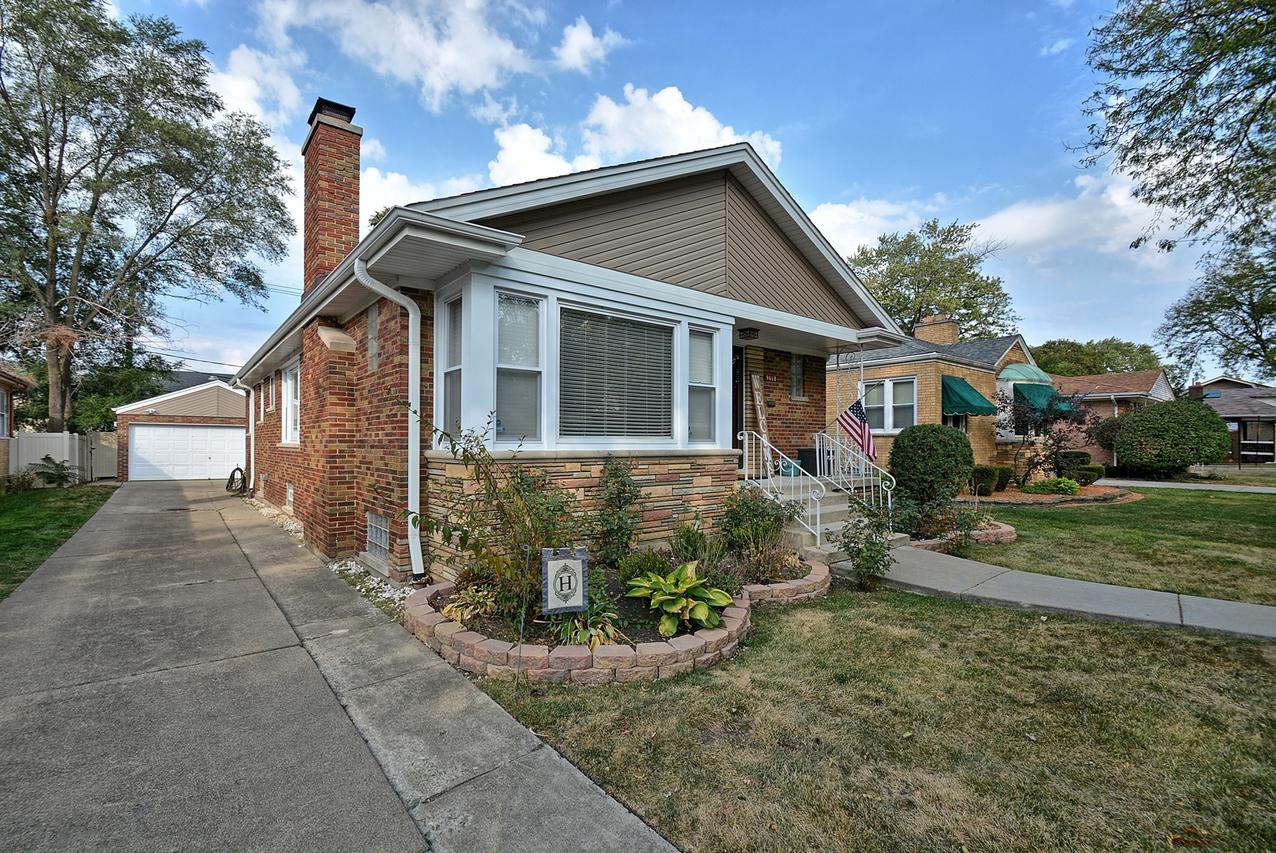 9610 Claremont Ave., Chicago, IL 60643
