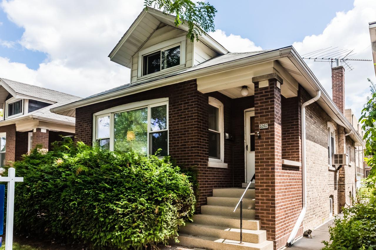 5247 N Kimball Ave., Chicago, IL 60625