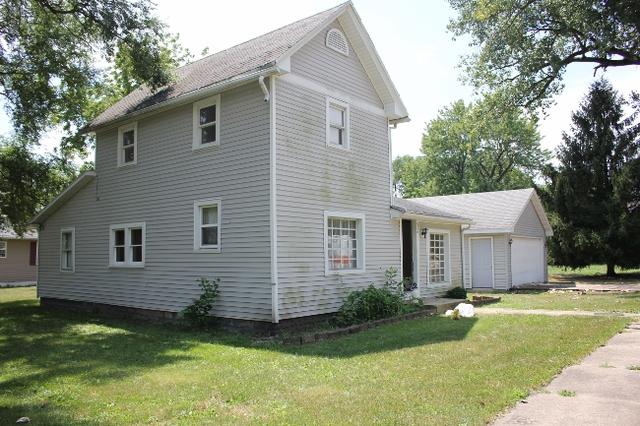 230 E Chestnut St., Piper City, IL 60959