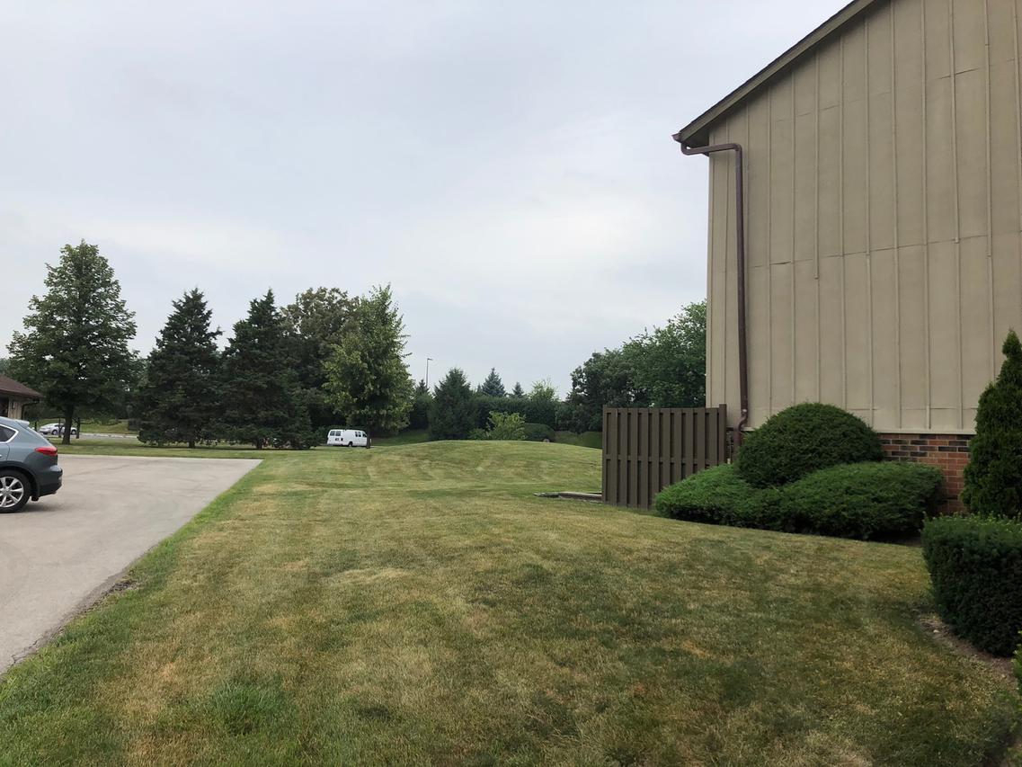 22 Lake Shore Dr., Willowbrook, IL 60527