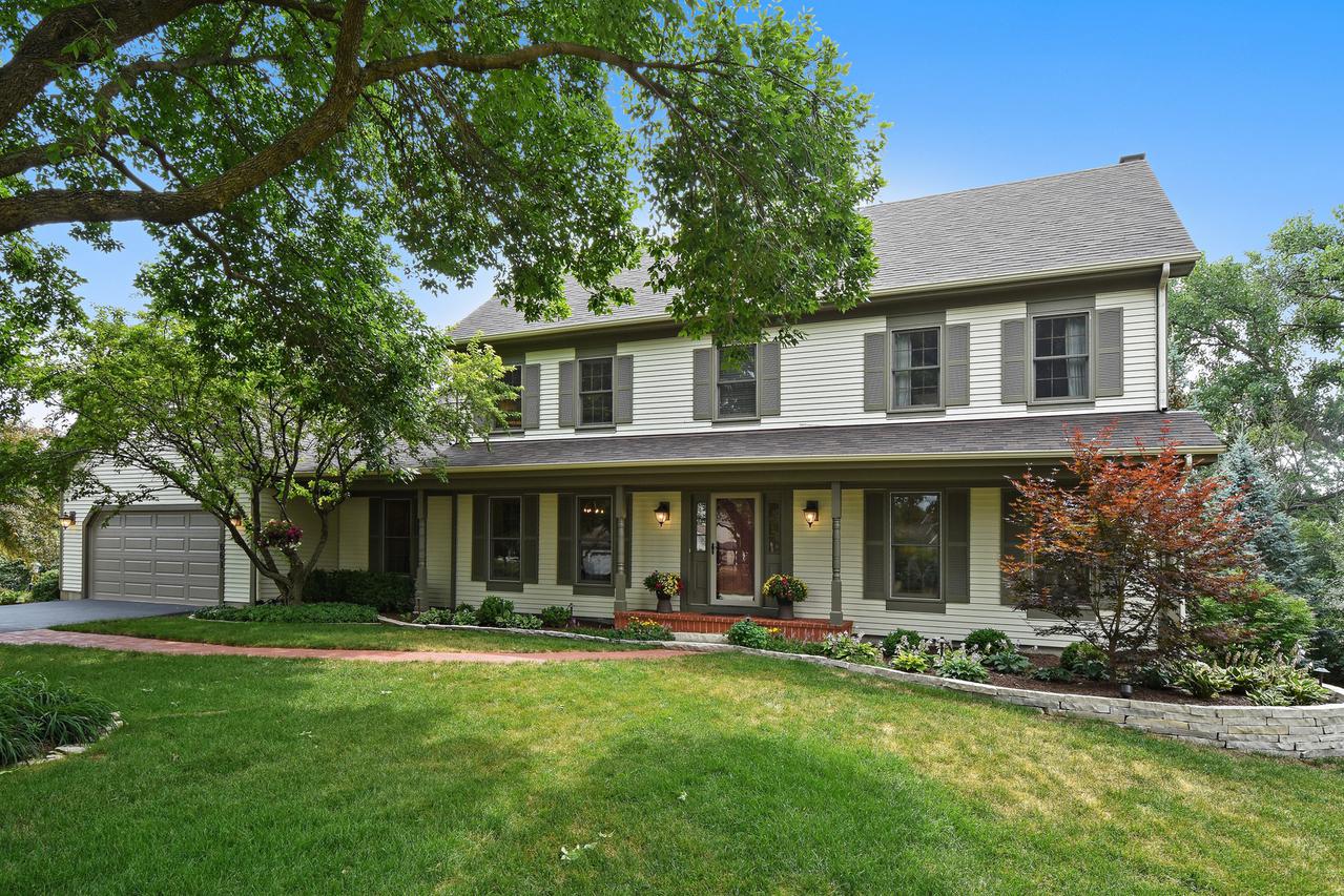 661 New Bridge Ct., Barrington, IL 60010