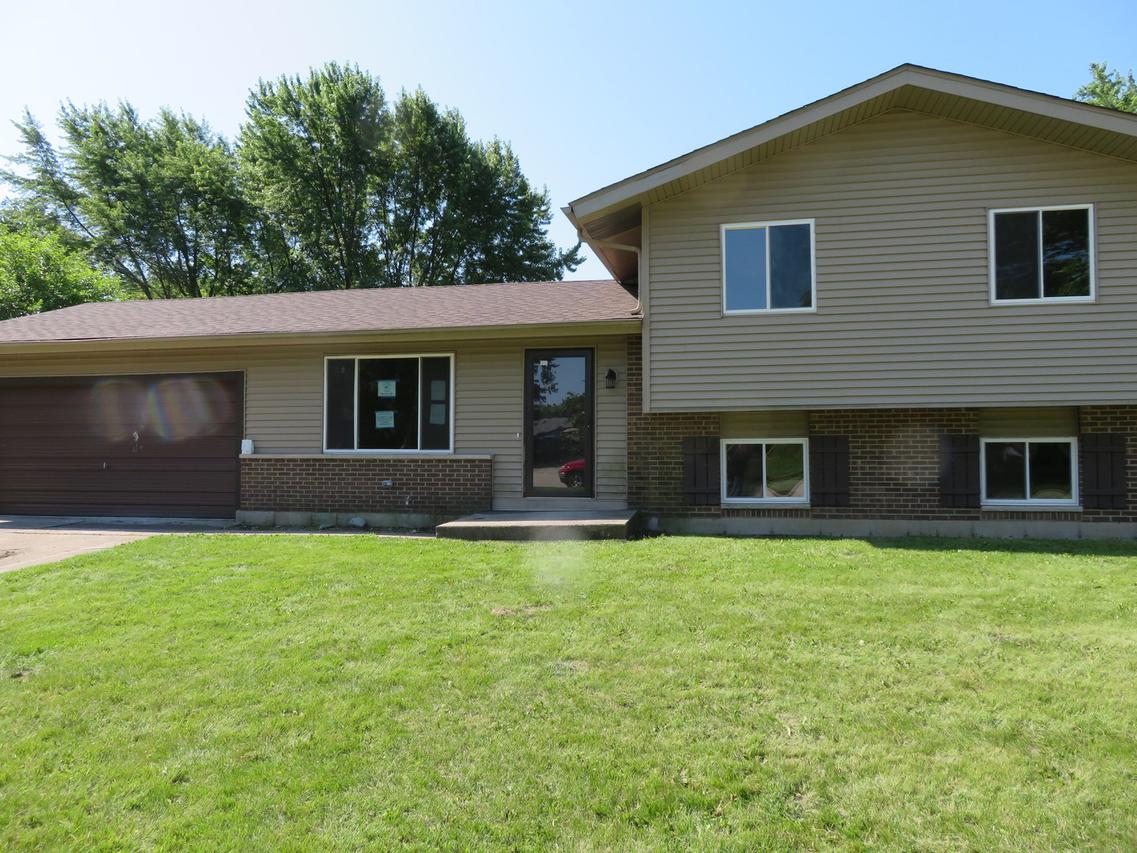 743 Dartmoor Dr., Crystal Lake, IL 60014