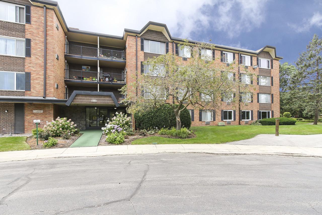 1216 S New Wilke Rd. #103G, Arlington Heights, IL 60005