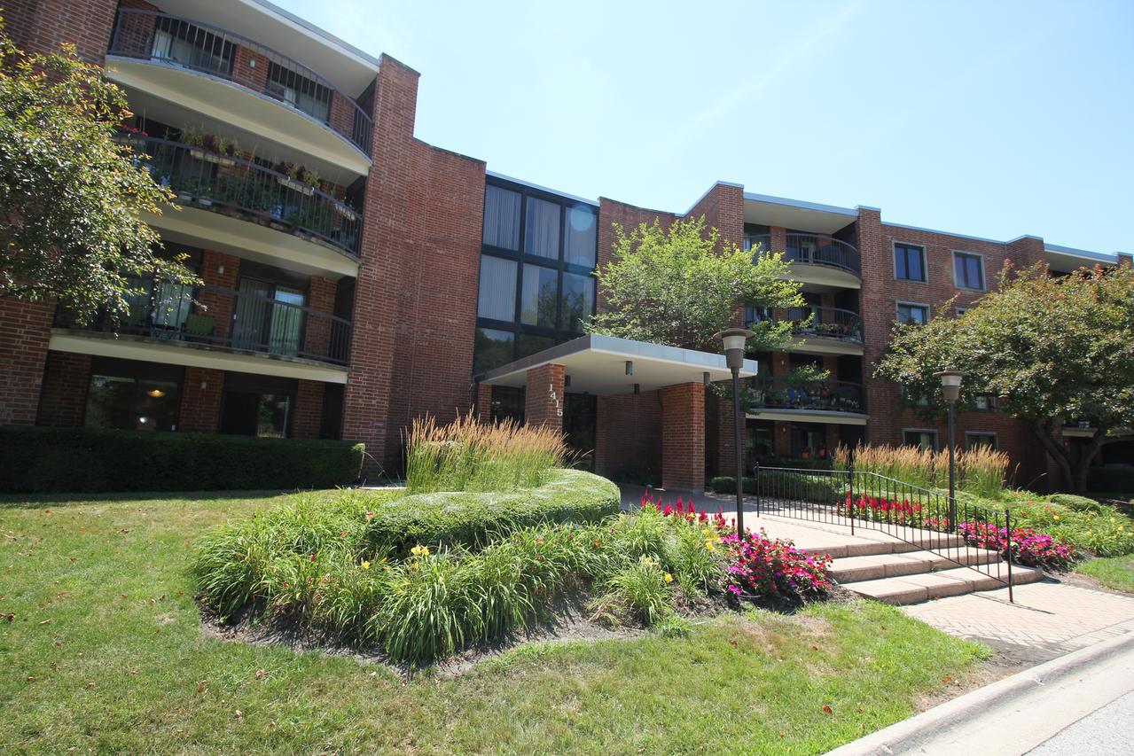 1415 E Central Rd. #102A, Arlington Heights, IL 60005