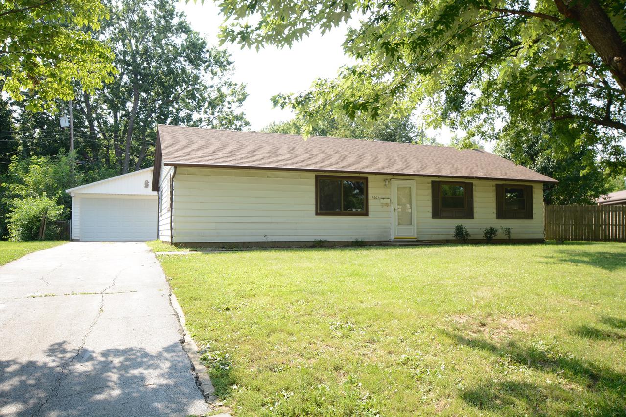 1507 Thornton Dr., Champaign, IL 61821