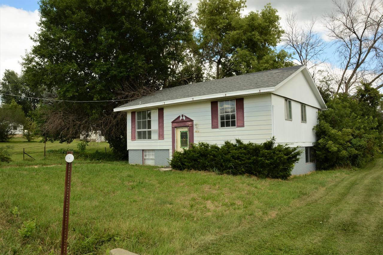 1615 S Bidwell Ave., Freeport, IL 61032