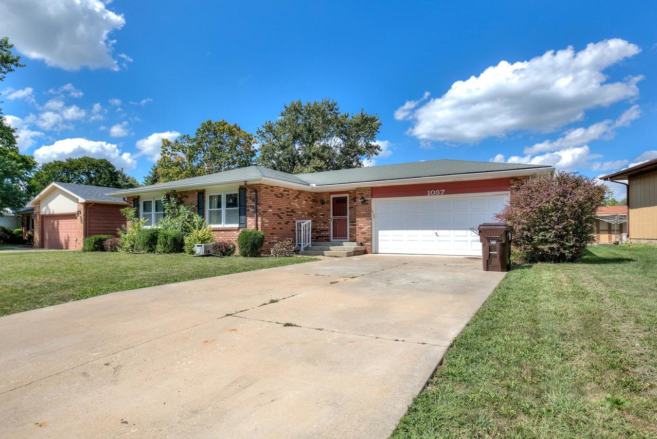 1037 Ruth Crane Dr., Rantoul, IL 61866