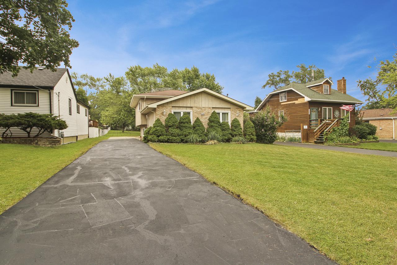 15215 Kilpatrick Ave., Oak Forest, IL 60452