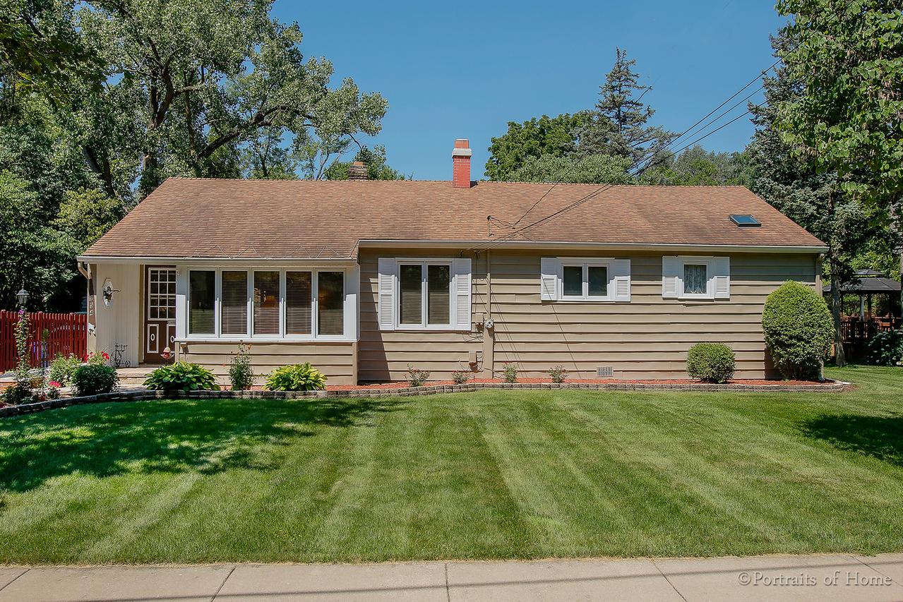 954 Highland Ave., Glen Ellyn, IL 60137