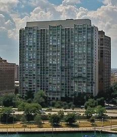 3200 N Lake Shore Dr. #2202, Chicago, IL 60657