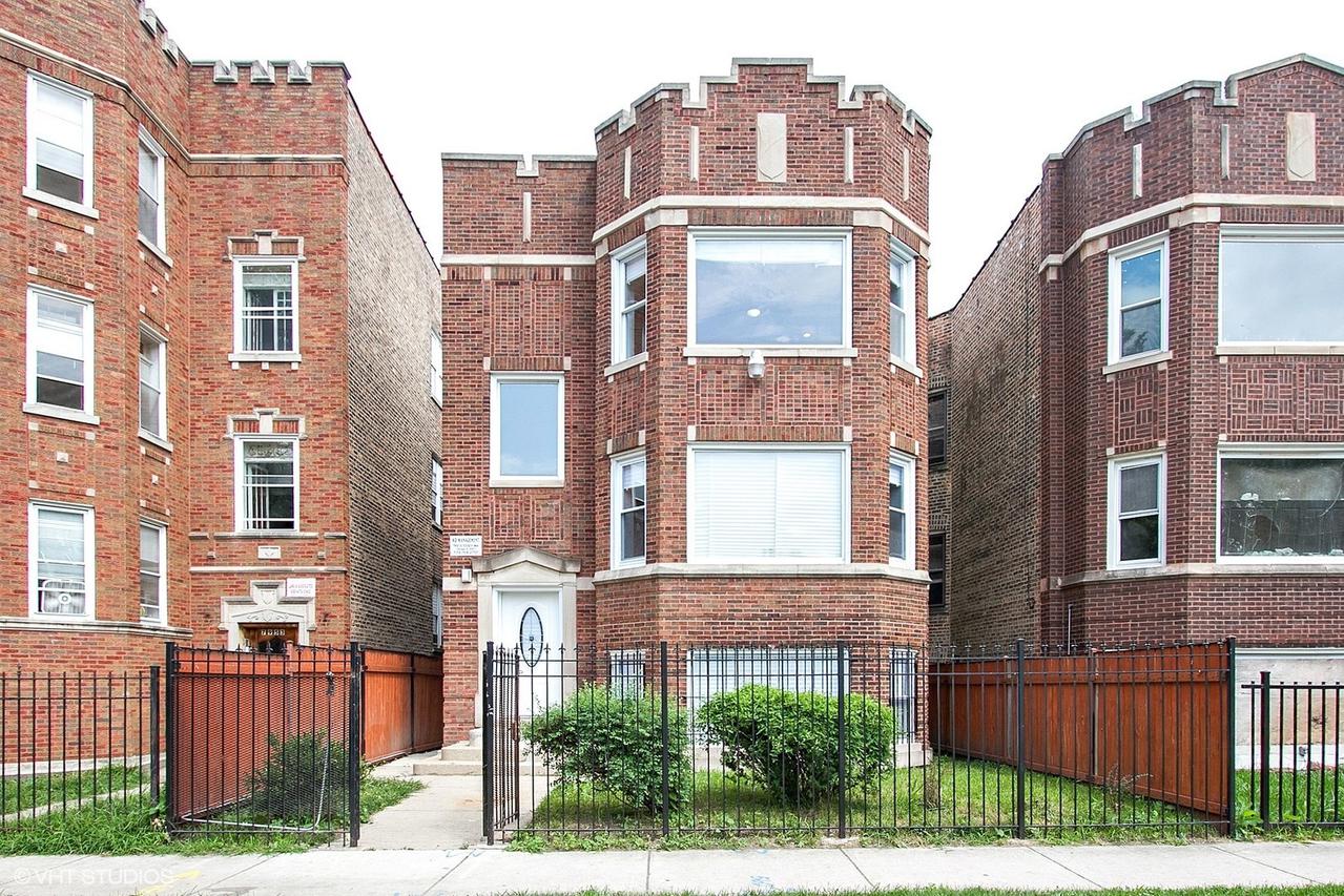 7955 S Essex Ave., Chicago, IL 60617
