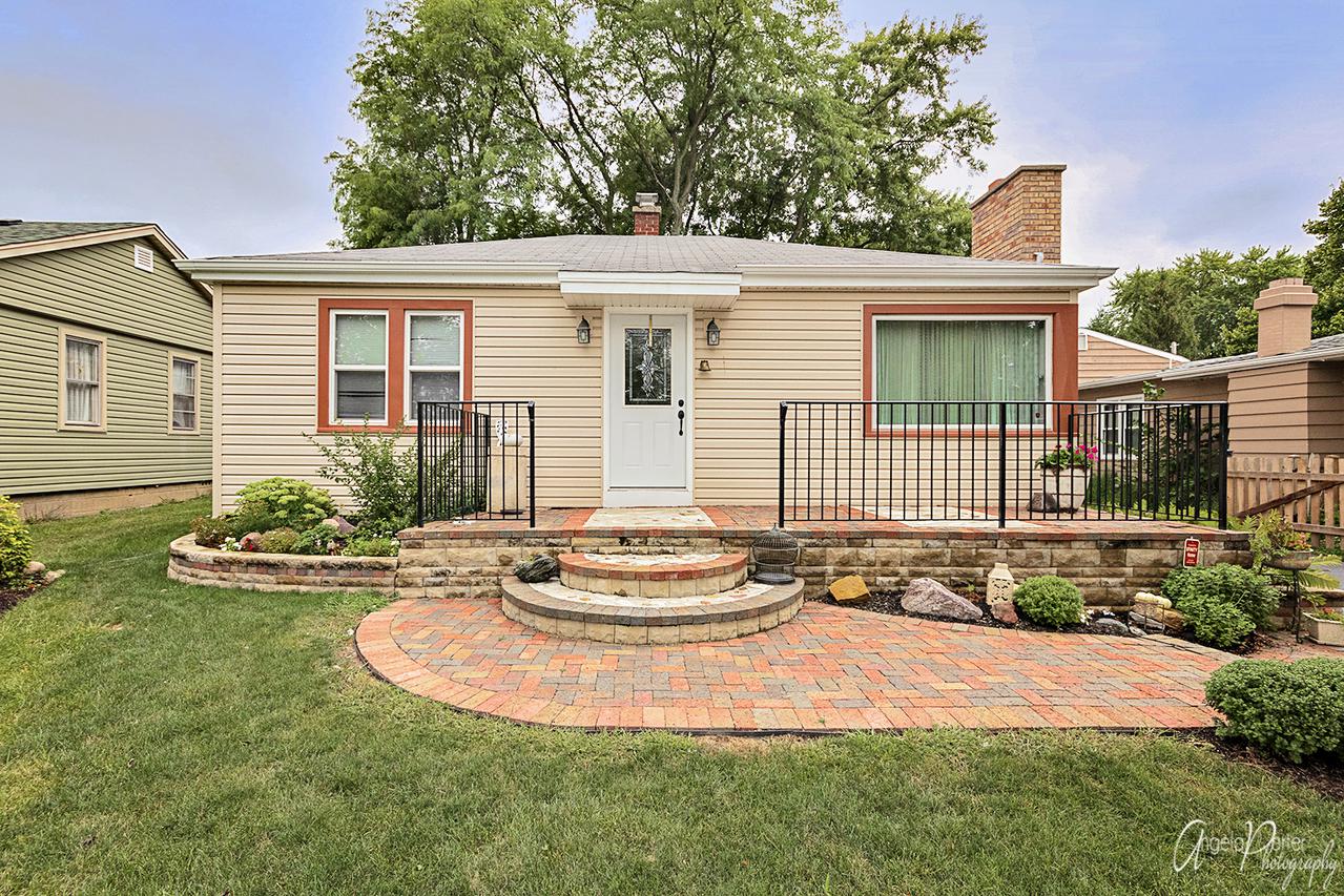 18190 W Twin Lakes Blvd., Grayslake, IL 60030