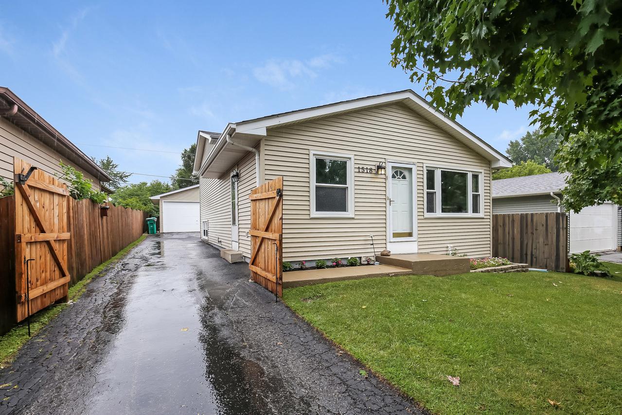 1518 Cherokee Dr., Round Lake Beach, IL 60073