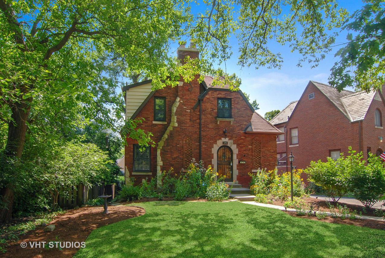 293 Scottswood Rd., Riverside, IL 60546