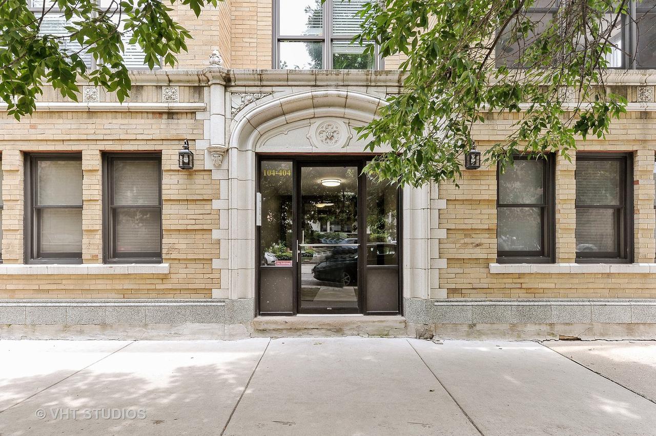 1549 W Sherwin Ave. #303, Chicago, IL 60626