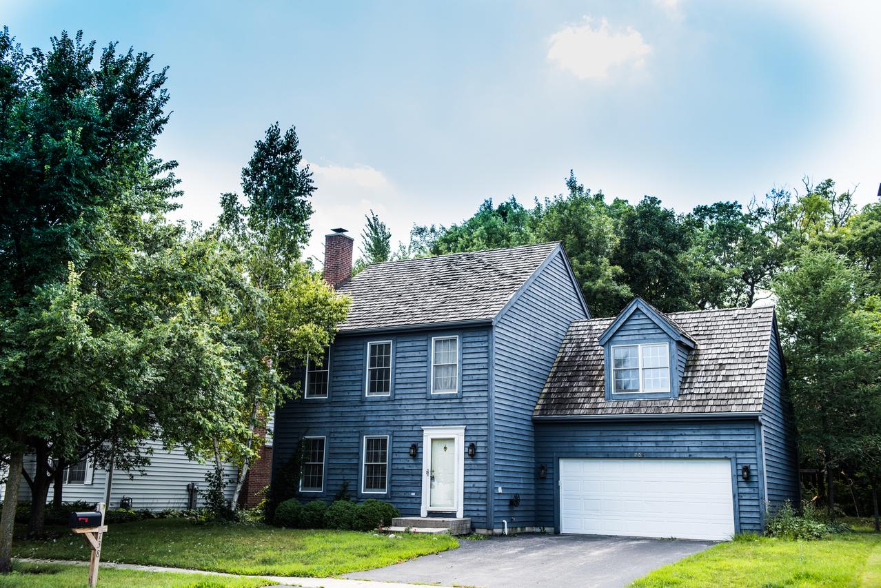 738 Waterbury Ave., Gurnee, IL 60031