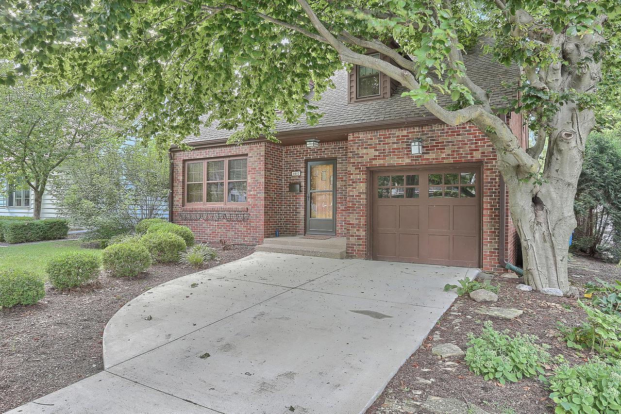 1012 W Charles St., Champaign, IL 61821