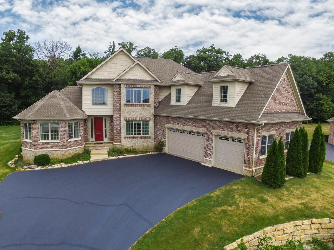 7558 Hidden Creek Ln., Roscoe, IL 61073