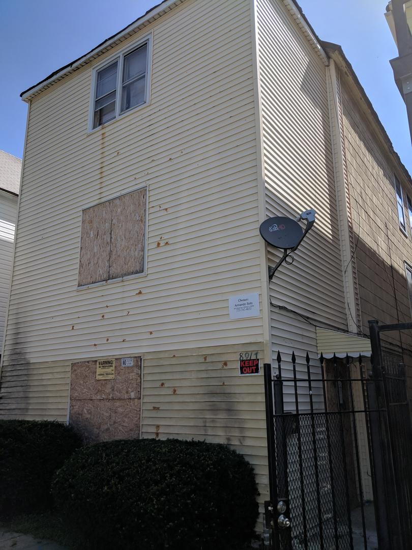 8917 S Escanaba Ave., Chicago, IL 60617