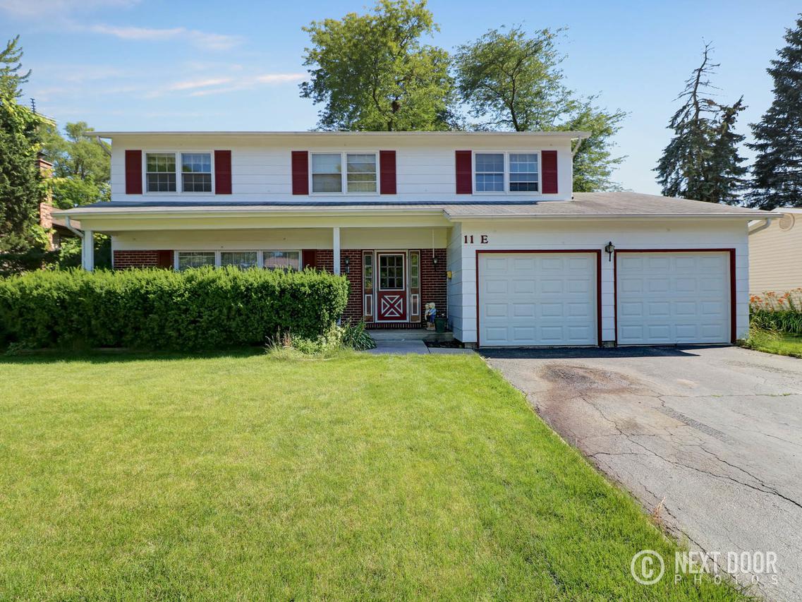 11 E Hintz Rd., Arlington Heights, IL 60004