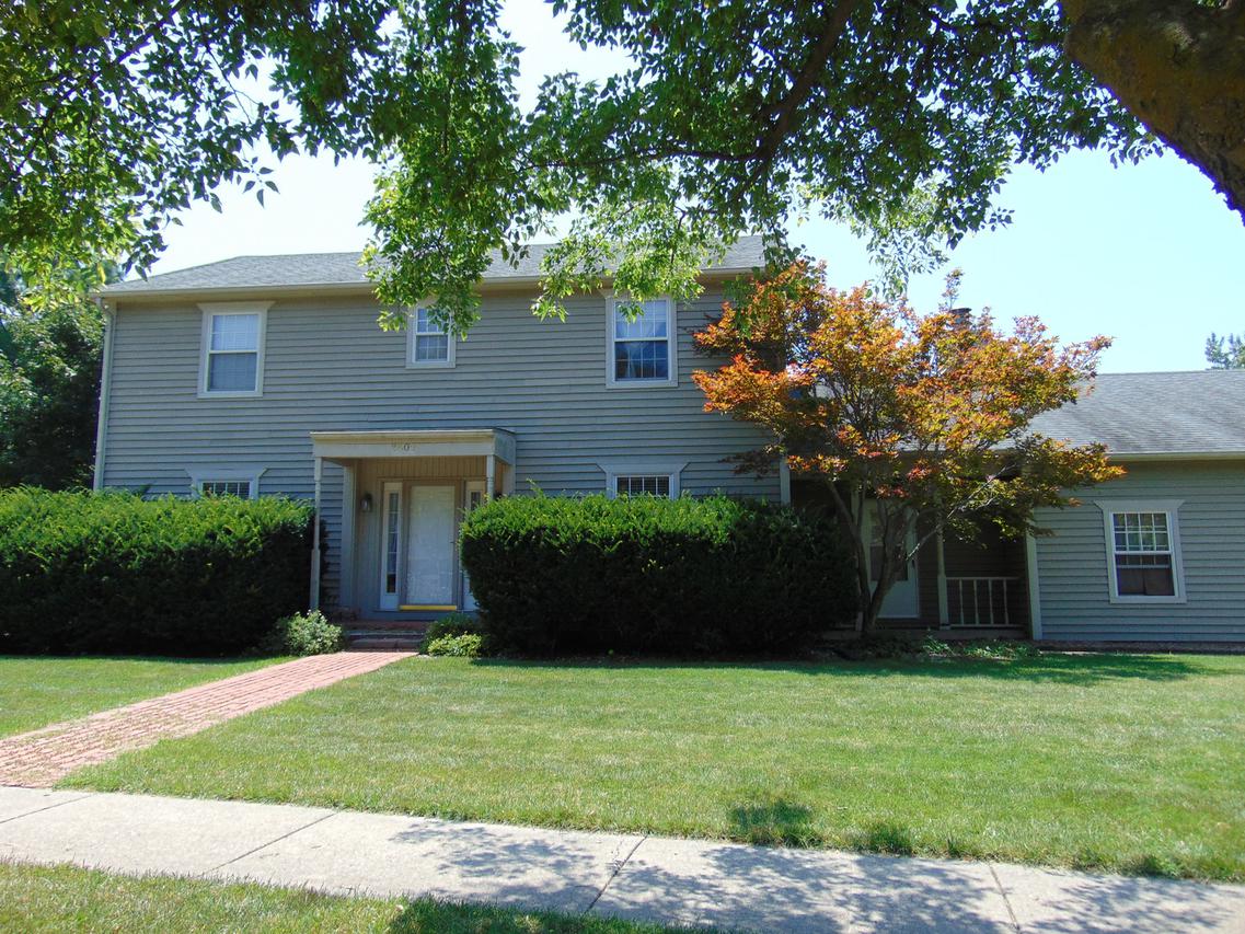 2609 Coppertree Rd., Champaign, IL 61822