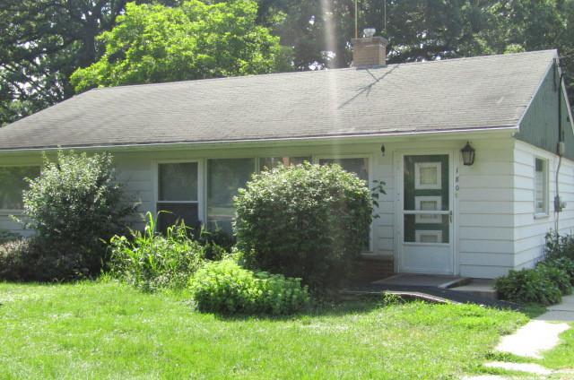 180 Oakwood Dr., Wood Dale, IL 60191