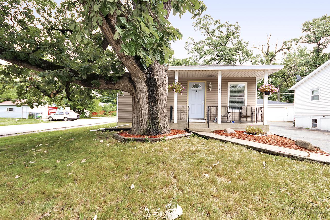 1203 Villa Vista Dr., Round Lake Beach, IL 60073