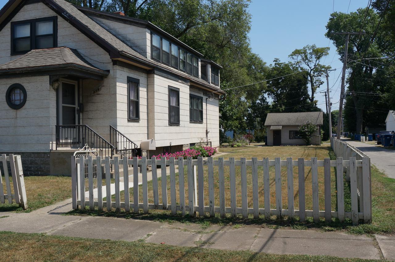 256 S Fraser Ave., Kankakee, IL 60901