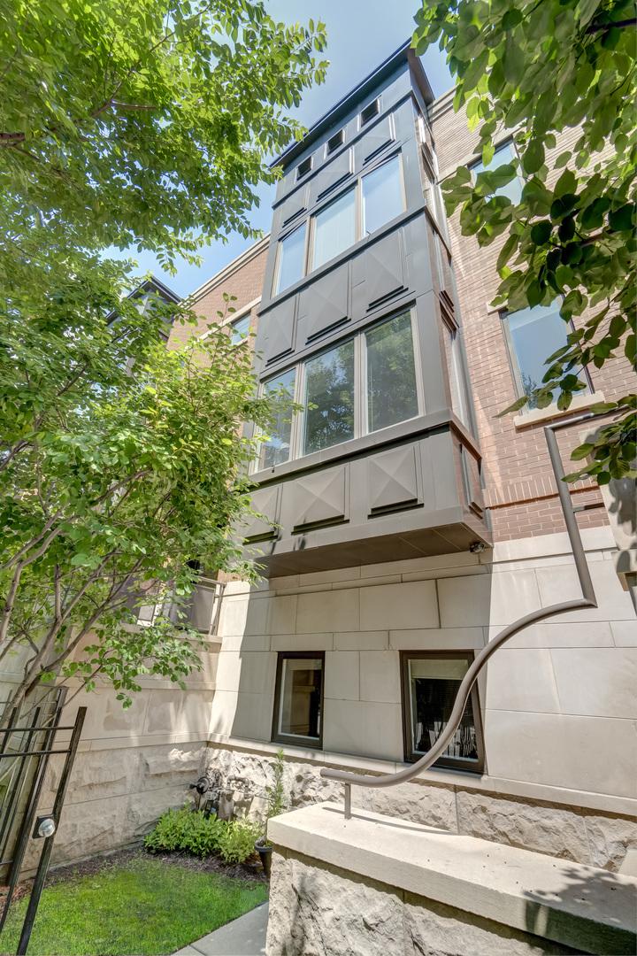 446 W Superior St., Chicago, IL 60654