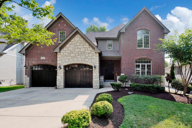 121 N Wilmette Ave., Westmont, IL 60559