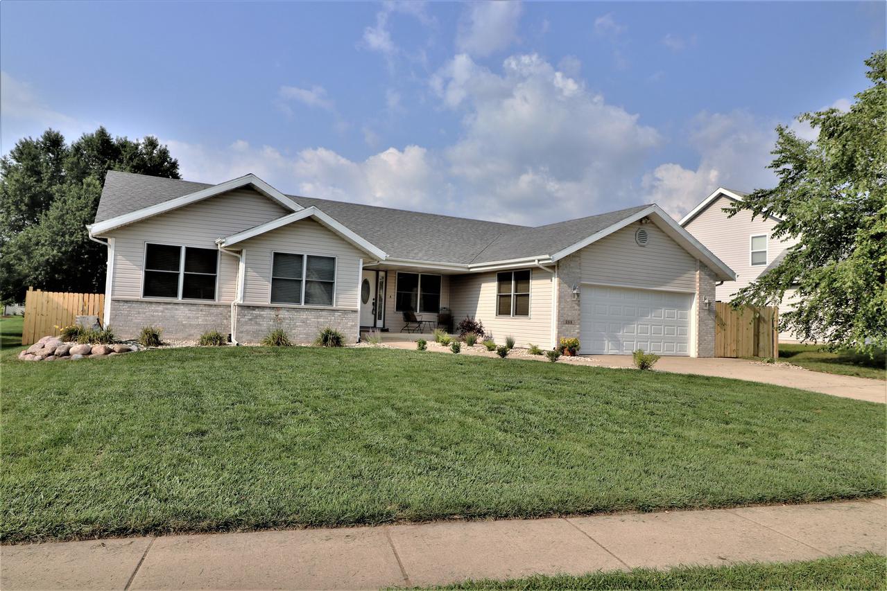 268 Teakwood Rd., Machesney Park, IL 61115