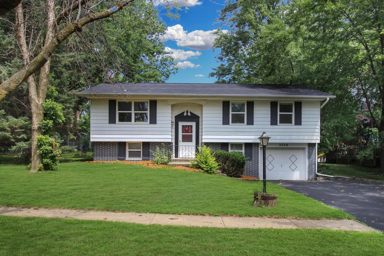 3326 W Loras Dr., Freeport, IL 61032